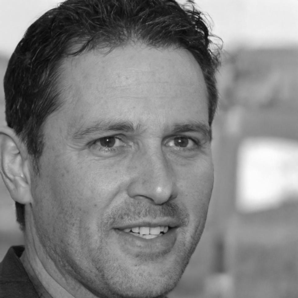 Fotografía profesional de Valentín Morales, Analista Principal